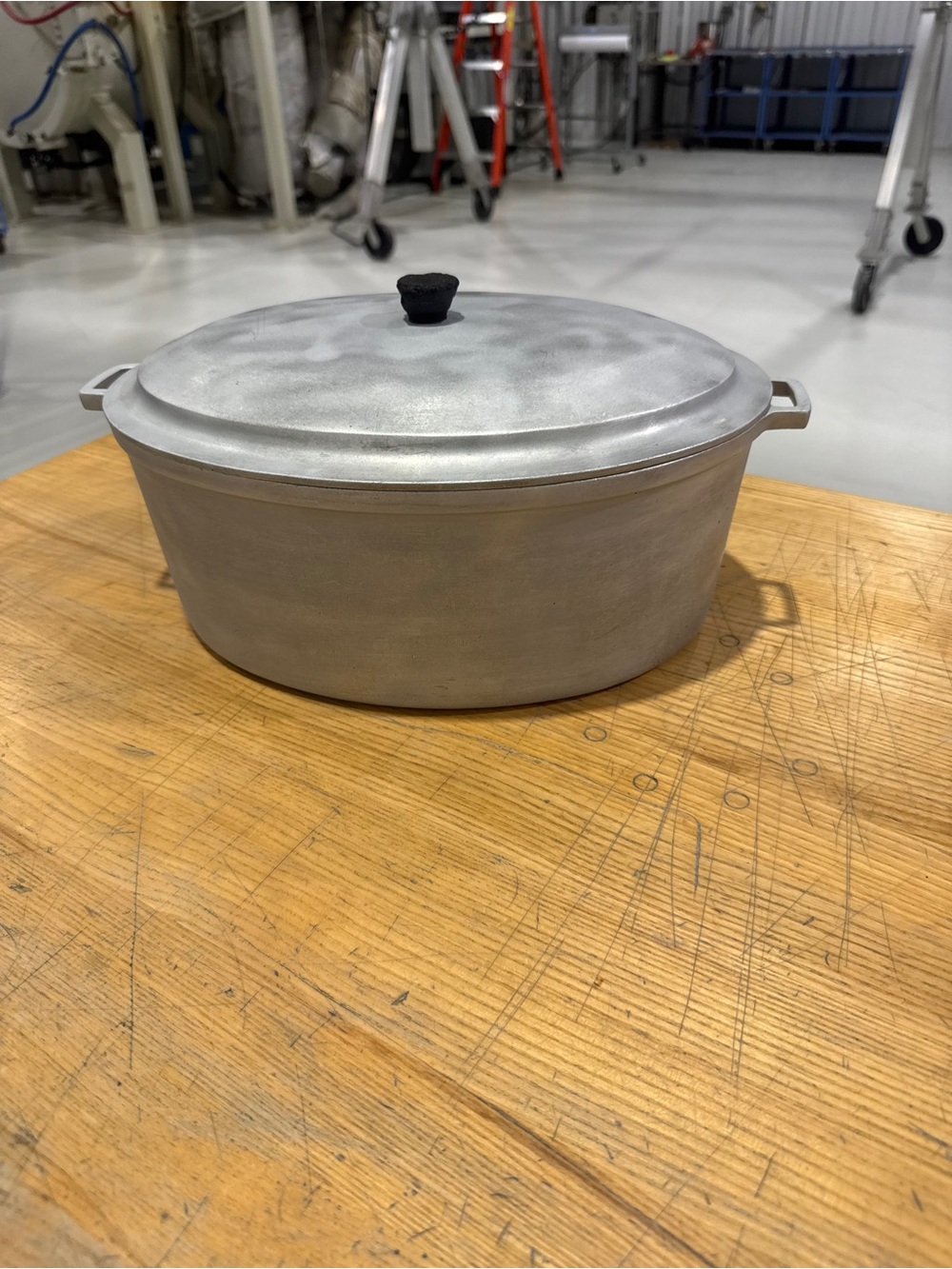 Vintage Miracle maid Aluminum Dutch Oven roaster with Lid - Silver